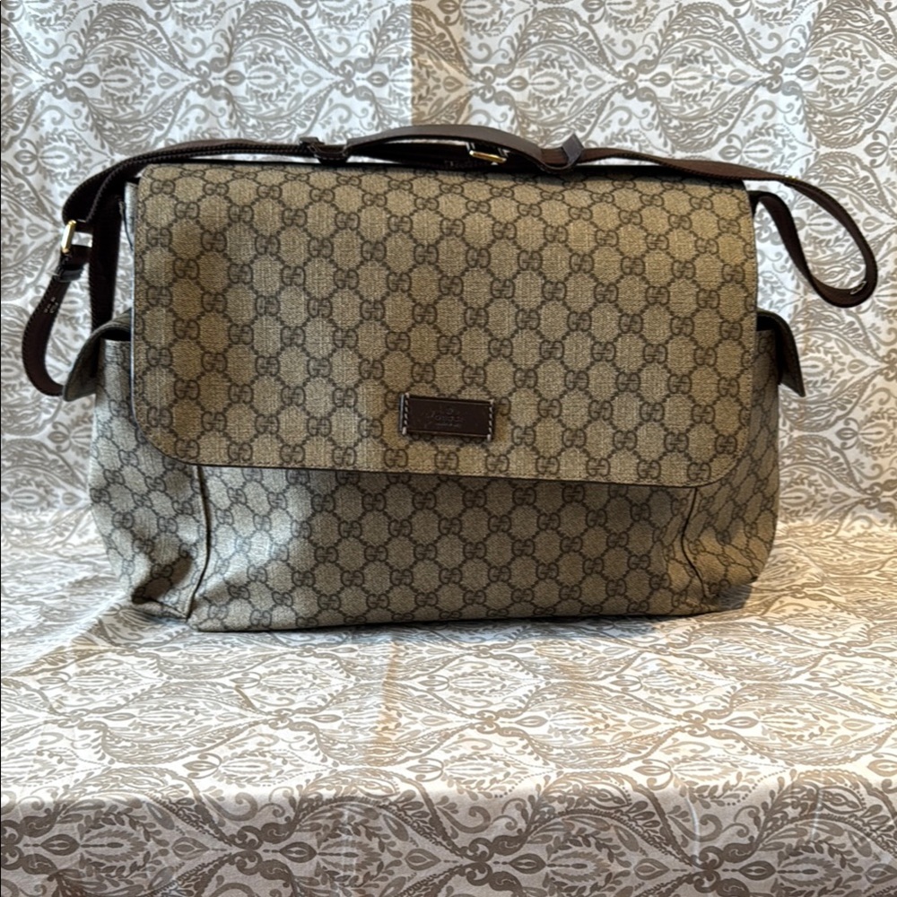 Gucci Supreme Canvas Diaper Bag - Picture 2 of 15